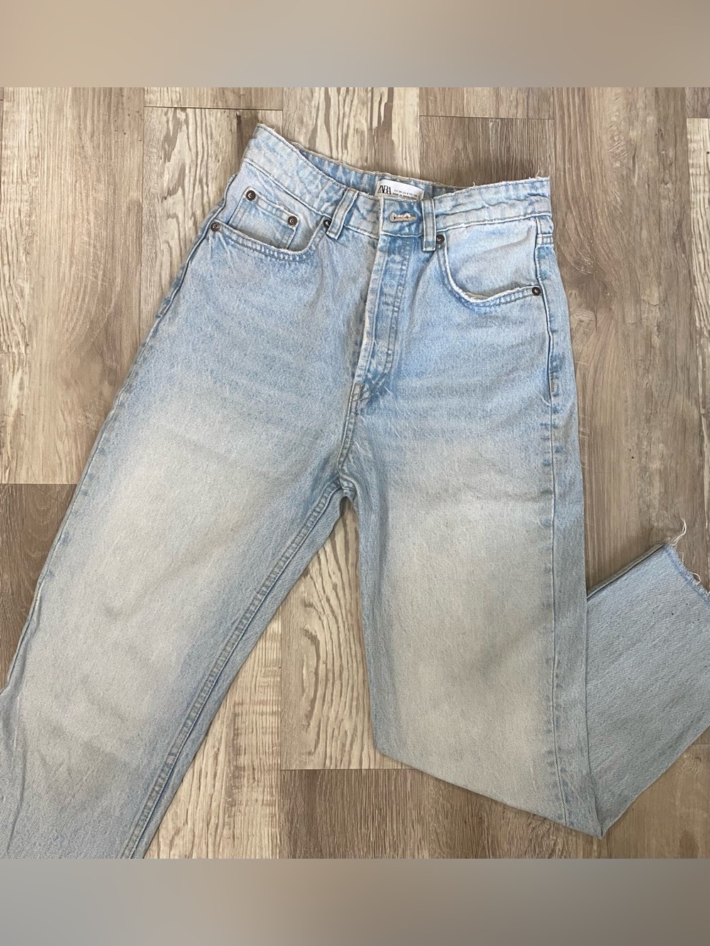 Zara Light Wash High-Rise Women’s Jeans - Picture 6 of 8